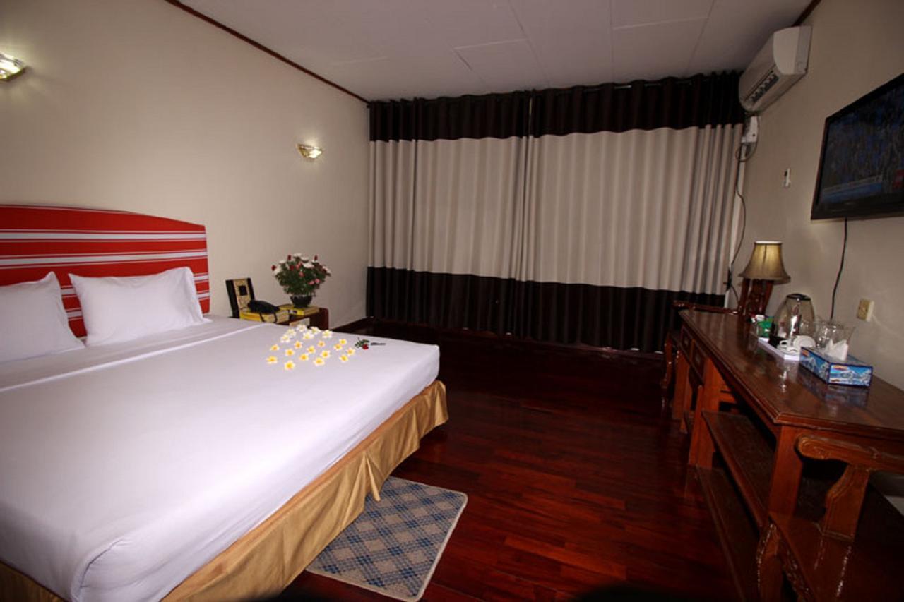 Myanmar Life Hotel Янгон Екстериор снимка
