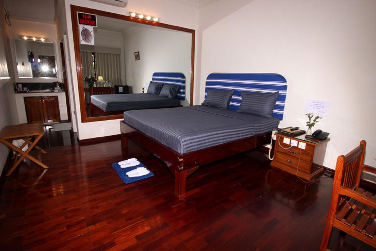 Myanmar Life Hotel Янгон Екстериор снимка