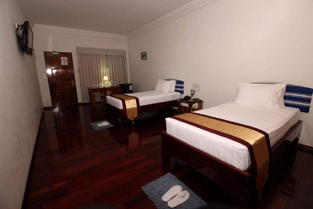 Myanmar Life Hotel Янгон Екстериор снимка
